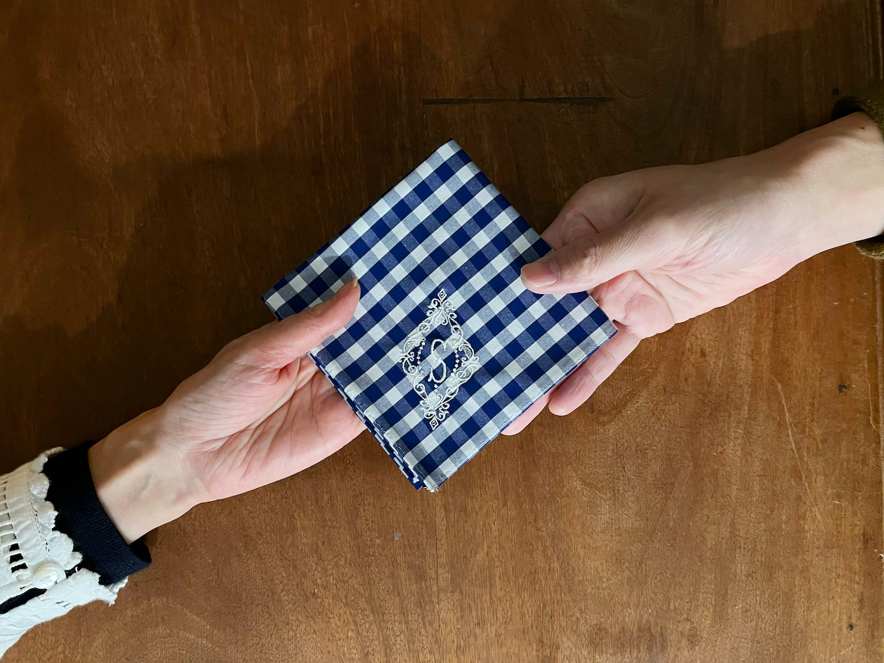 ハンカチ持った？ - YLINUM